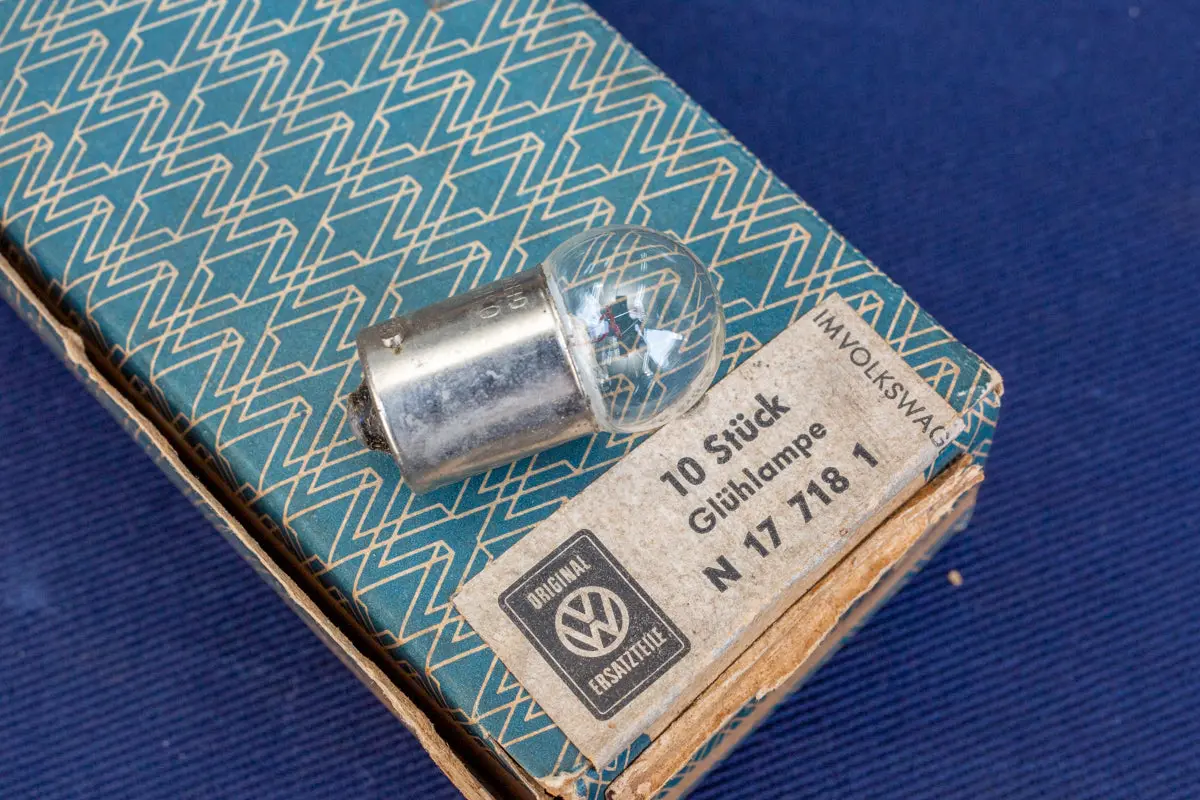 Nos Vw純正バルブ 6V・5W 1