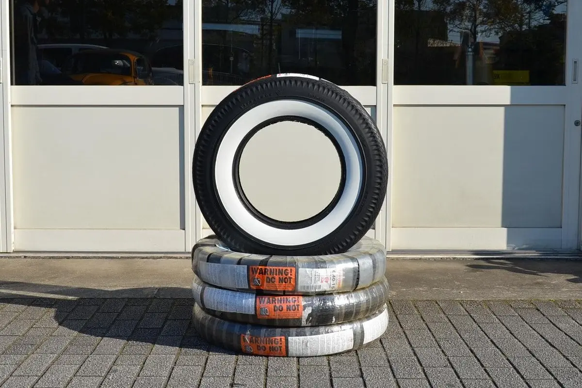 Firestone 640-15 "2 1/8Inch" Whitewall 1