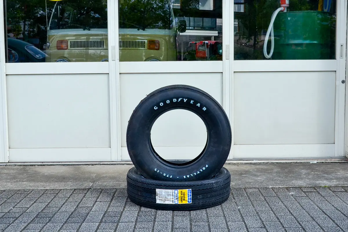 Goodyear Custom Wide Tread Rwl E/S F70-15 1