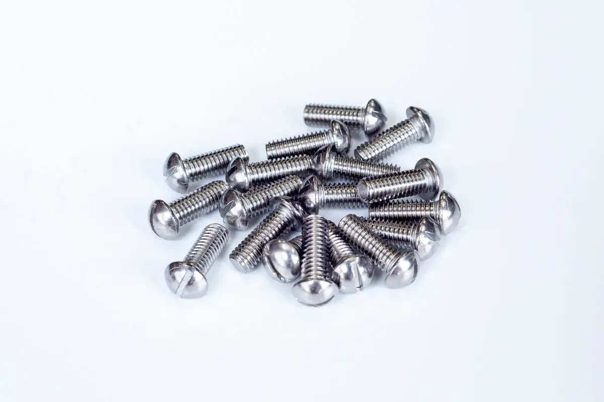 ラウンド頭ステンレスマイナススクリュー M6 X 16Mm 1