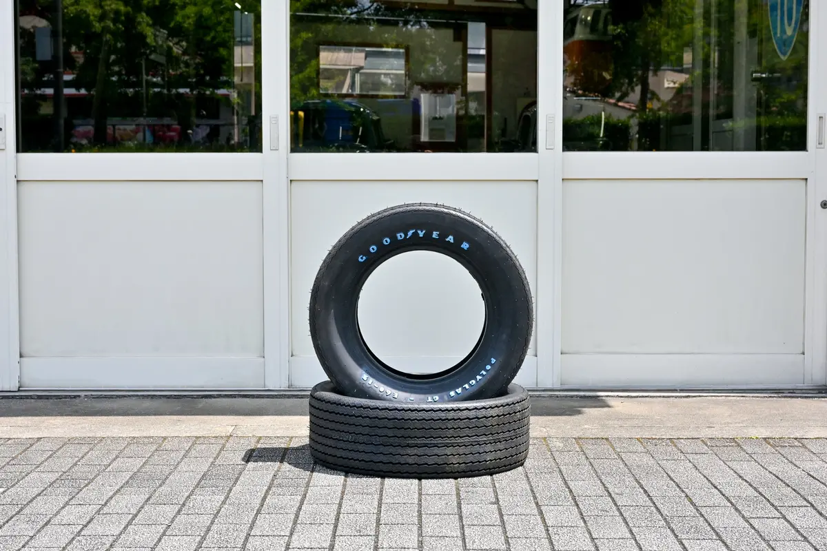 Goodyear Polyglas Gt Rwl E/S E60-15 1
