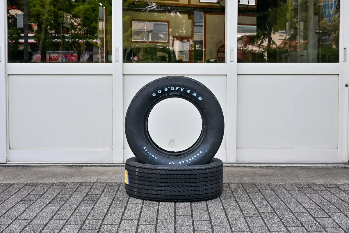 Goodyear Polyglas Gt Rwl E/S G60-15 1