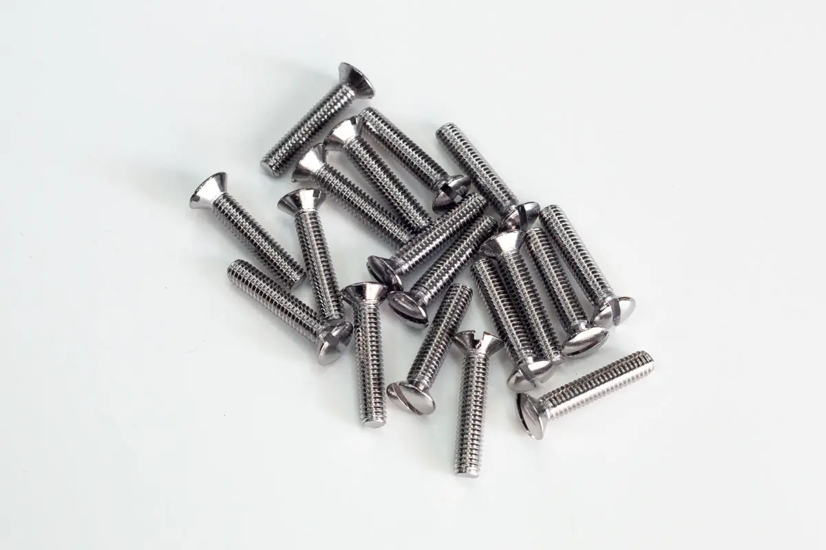 丸皿頭マイナススクリュー M4 X 20Mm 1
